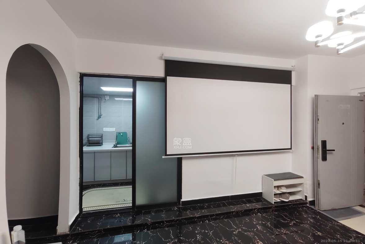 湘域中央 1室1厅1卫 2800.0元/月 湘域中央 1室1厅1卫 2800.0元/月室内图