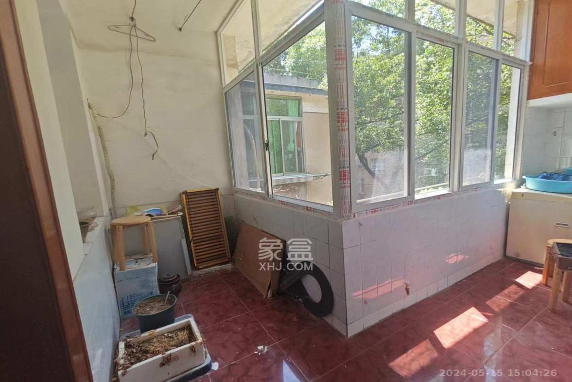 湘农桥社区  3室2厅1卫    2200.0元/月 湘农桥社区  3室2厅1卫    2200.0元/月室内图