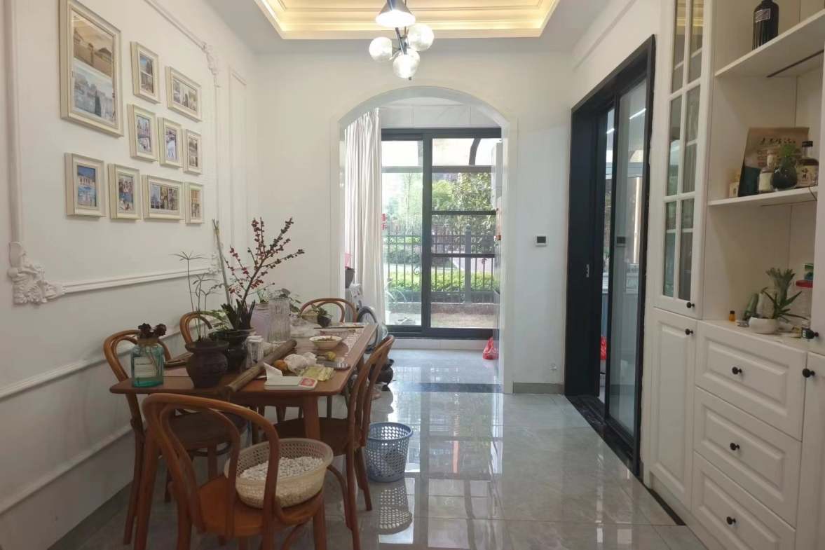会龙山溪谷（住宅）  4室2厅2卫   150.00万室内图