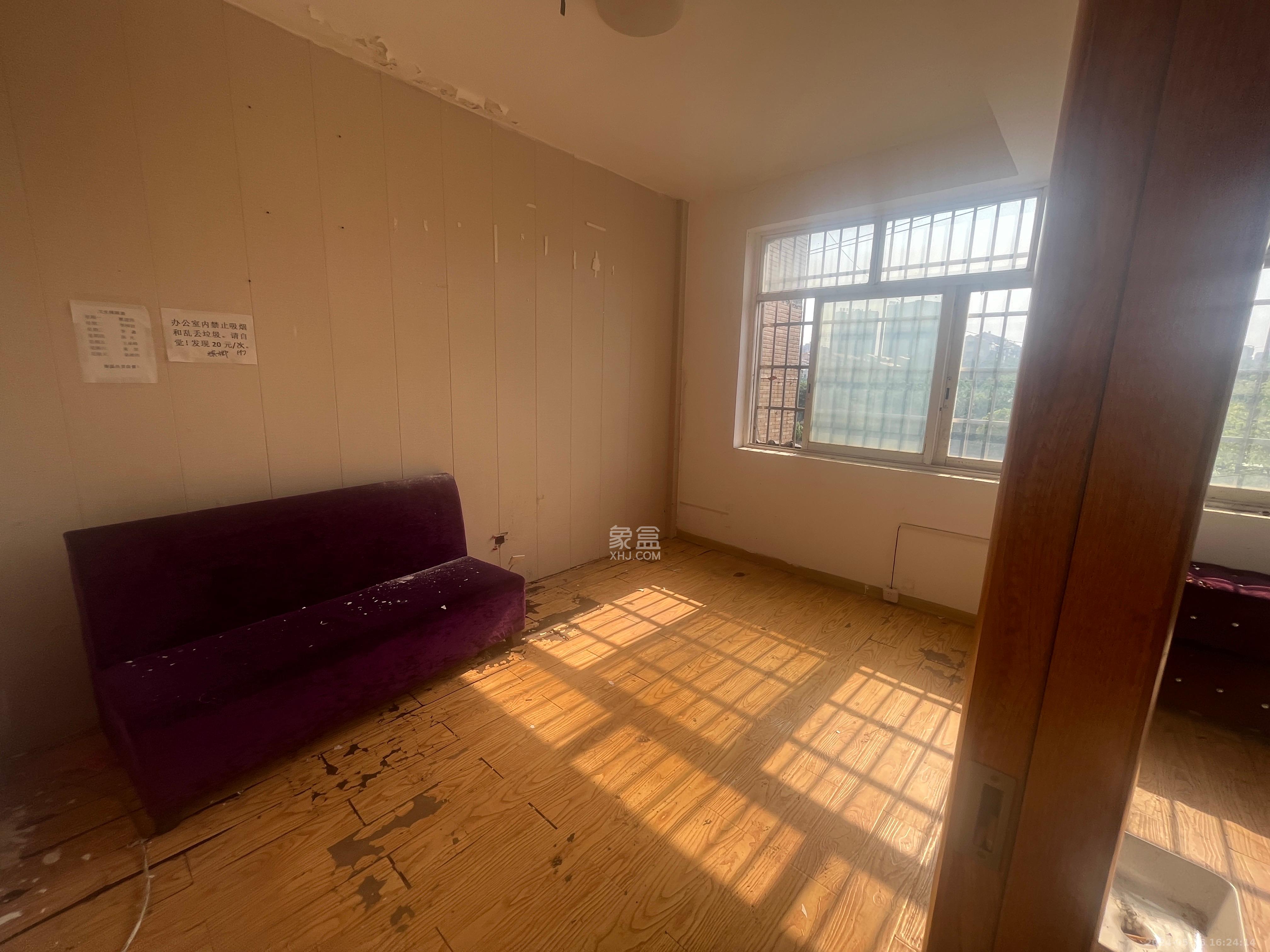 山水庭院   112.0㎡      3500.0元/月室内图