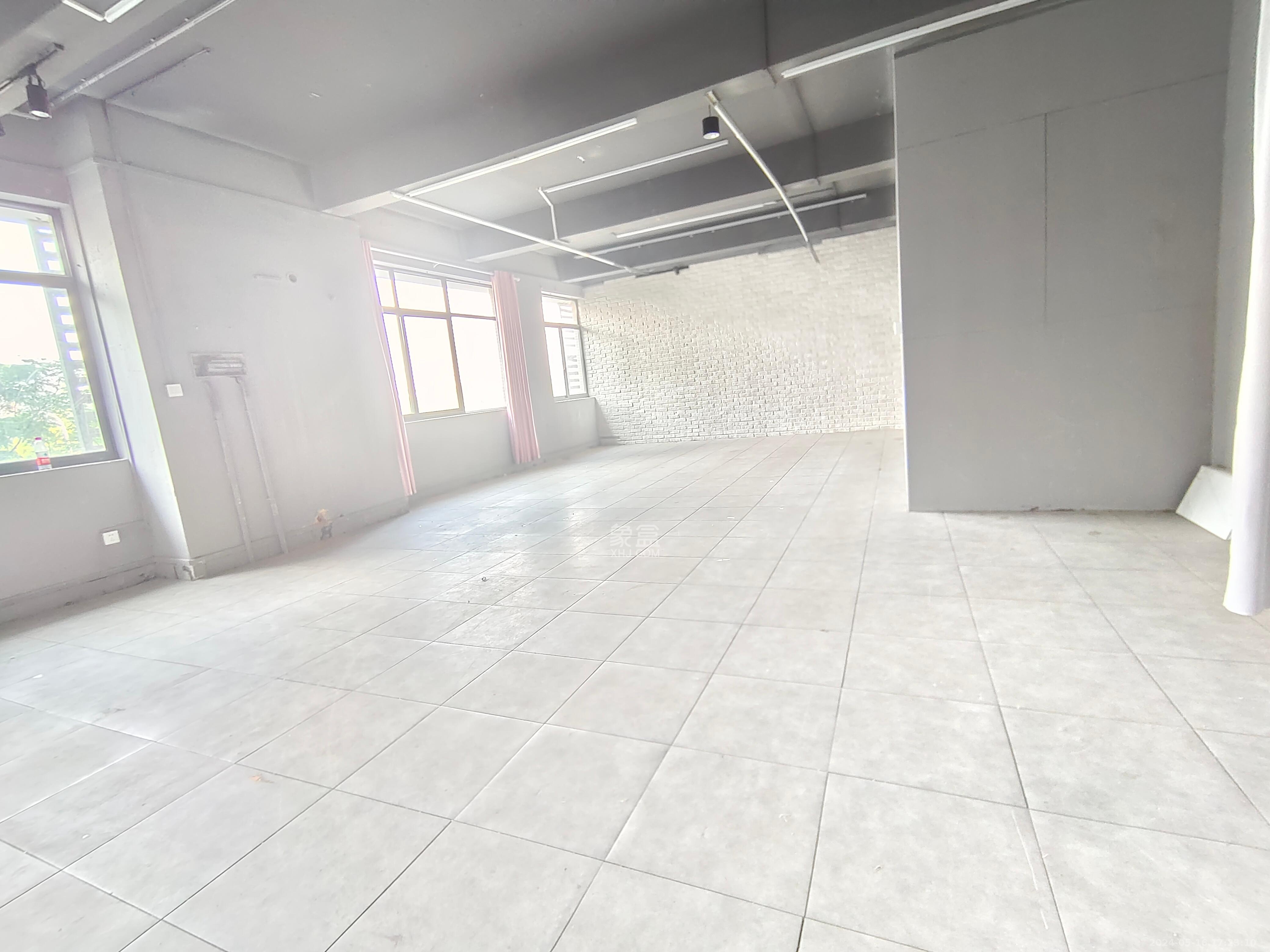 国际企业中心   805.57㎡      14800.0元/月室内图