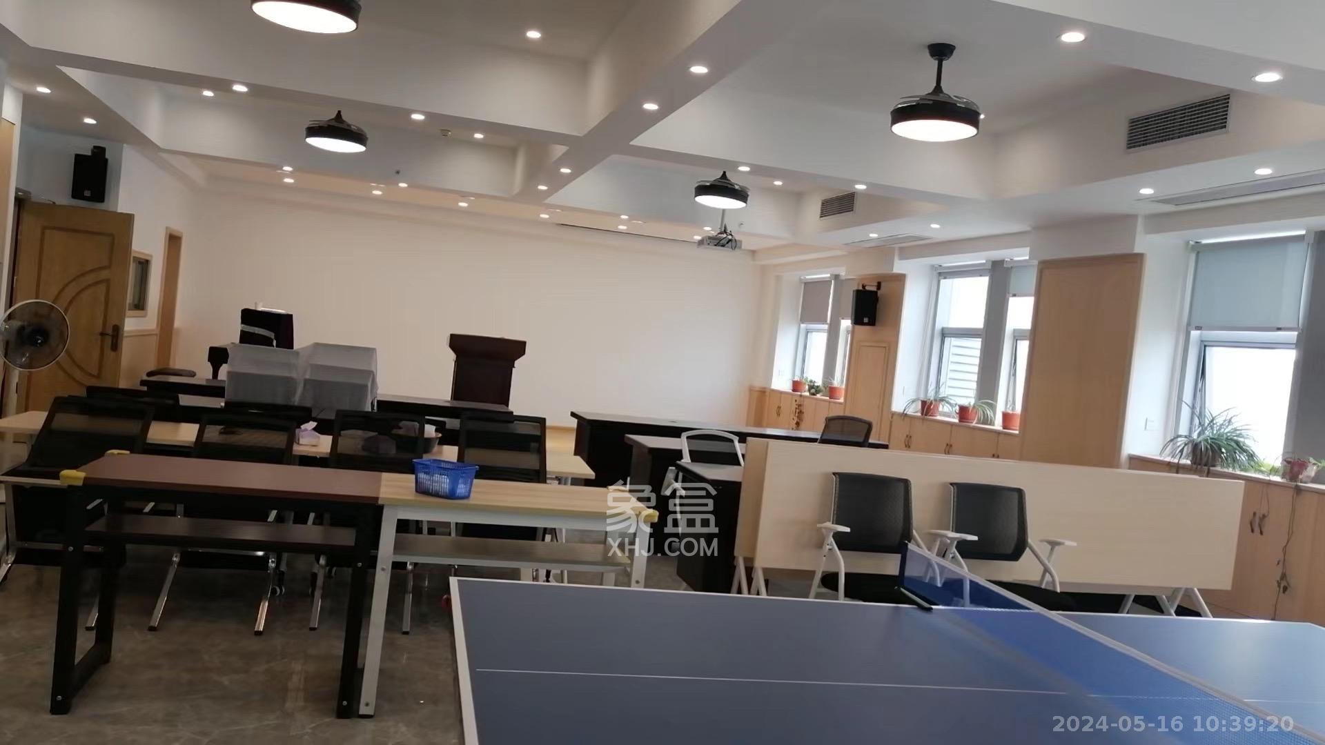 新兴企业中心   390.0㎡      6000.0元/月