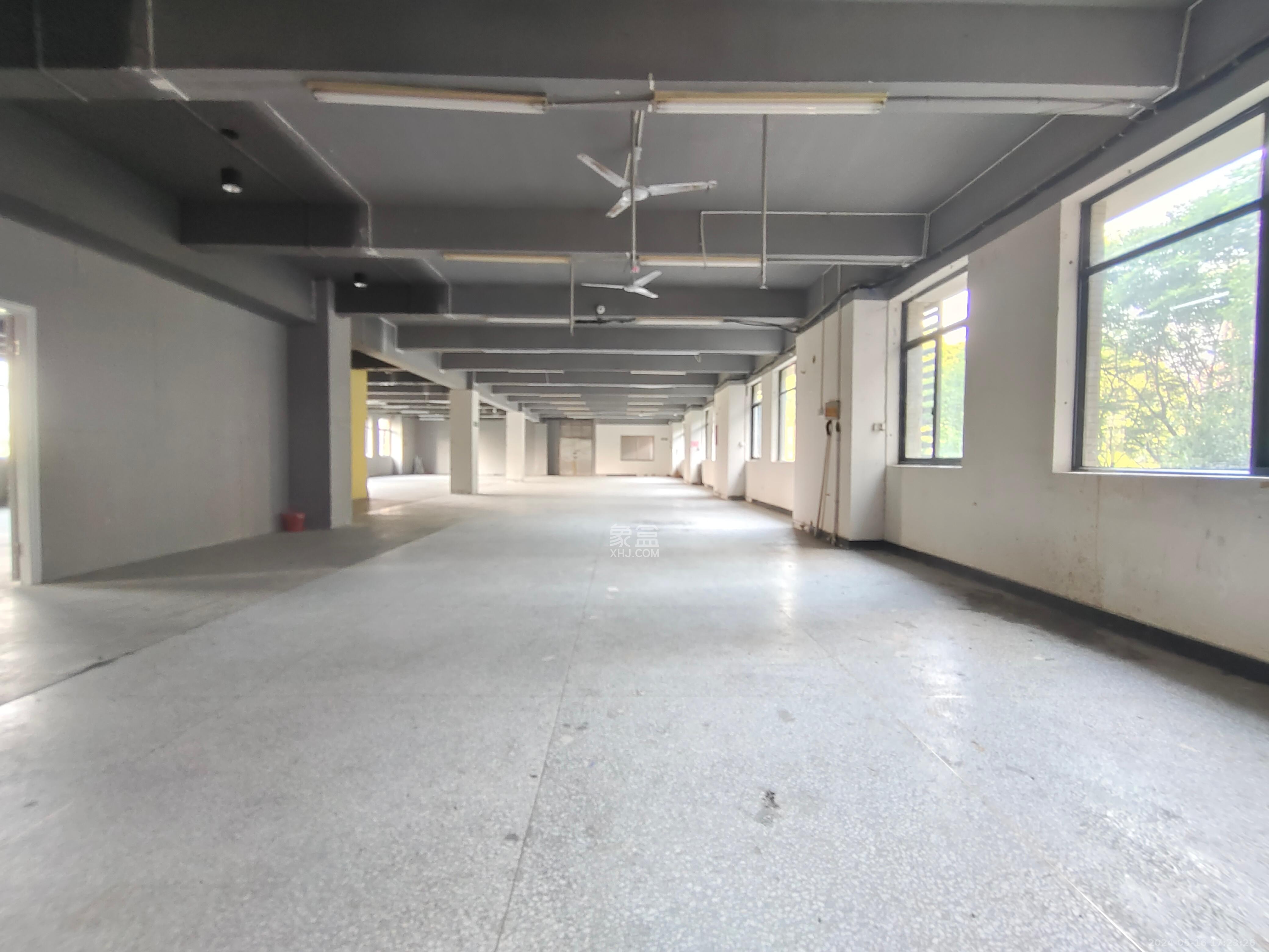 国际企业中心   805.57㎡      14800.0元/月室内图