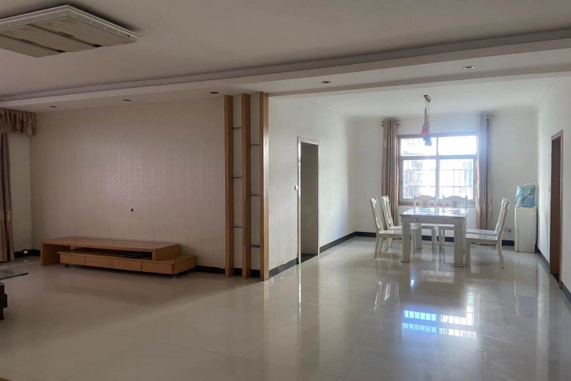 立新二社区  3室2厅2卫   1300.00元/月室内图