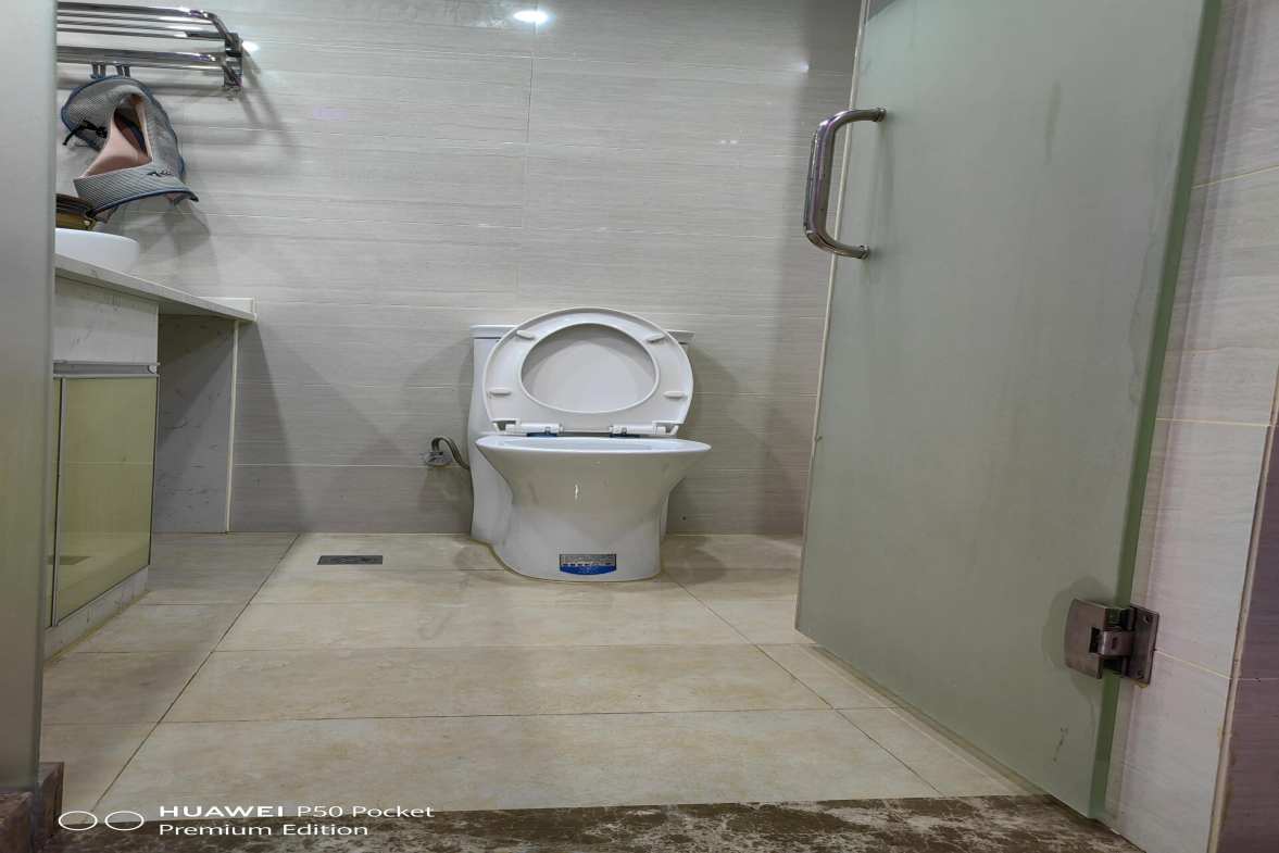 鸿浩达吉星广场(秀石街)  1室1厅1卫    24.8万 鸿浩达吉星广场(秀石街)  1室1厅1卫    24.8万客厅