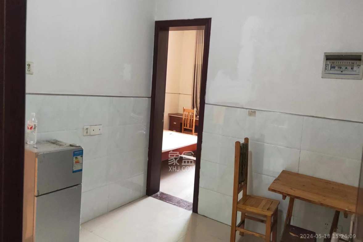 大桥四区 1室1厅1卫 950.0元/月 大桥四区 1室1厅1卫 950.0元/月室内图