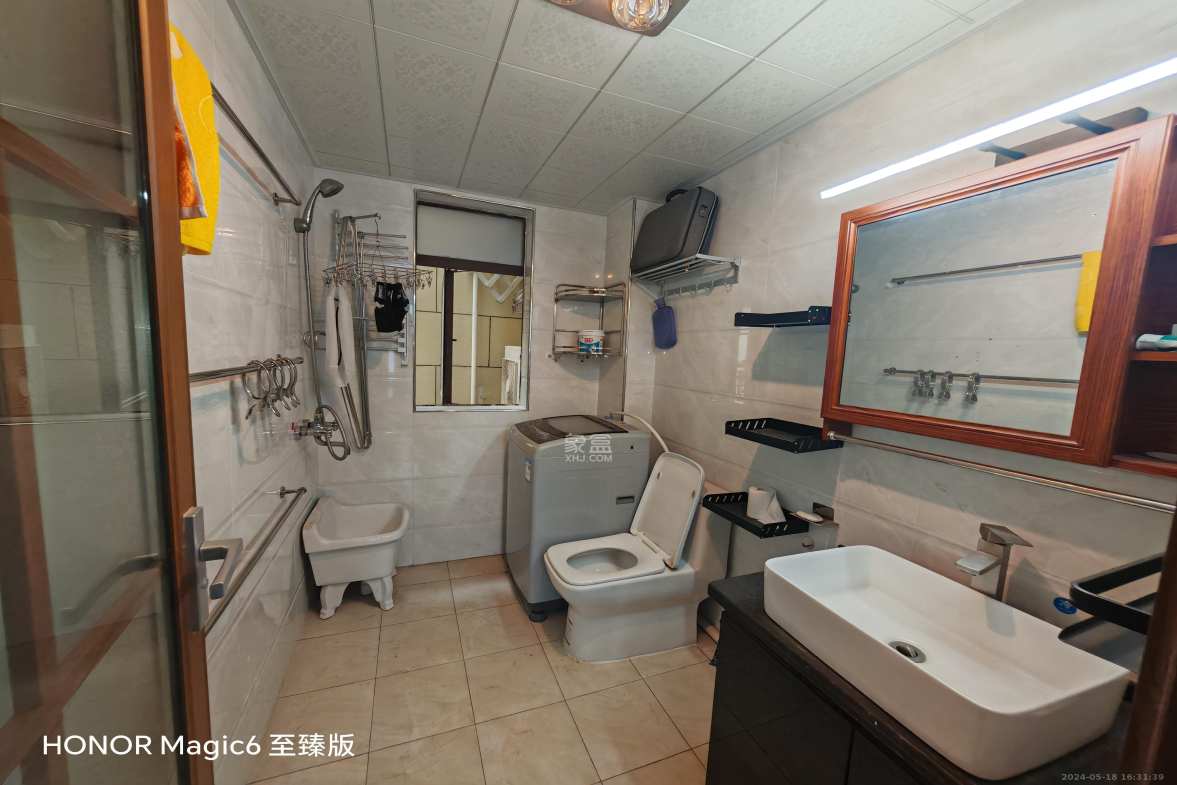 卓越浅水湾  3室2厅2卫   2800.00元/月室内图