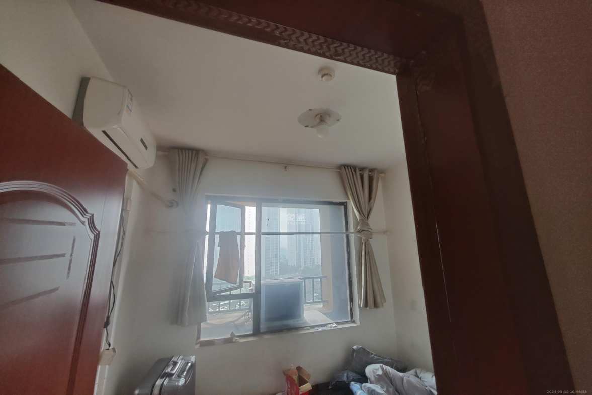 卓越浅水湾  4室2厅1卫    2500.0元/月 卓越浅水湾  4室2厅1卫    2500.0元/月室内图