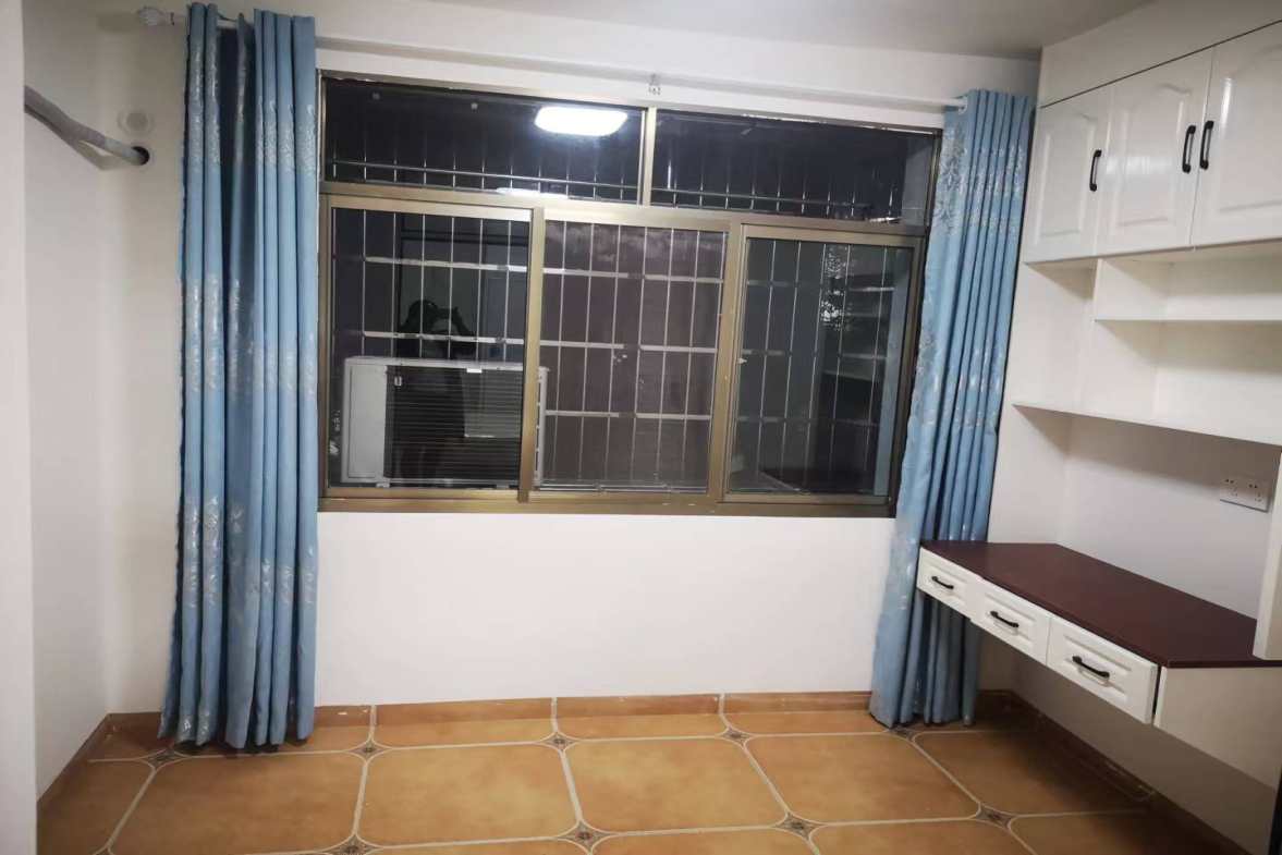 娄底市供销大院家属楼 4室1厅1卫 1600.0元/月 娄底市供销大院家属楼 4室1厅1卫 1600.0元/月室内图