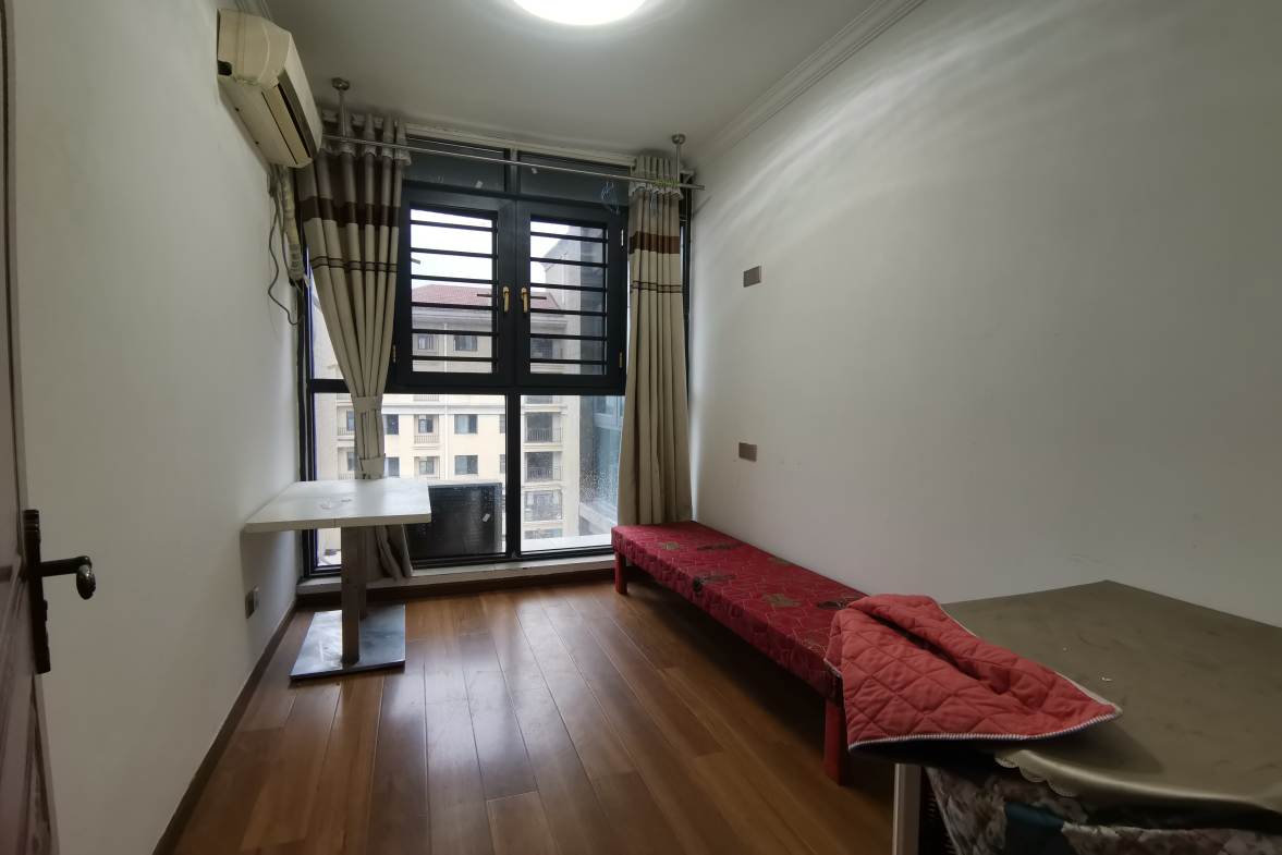 富厚名城 3室2厅2卫 76.0万 富厚名城 3室2厅2卫 76.0万客厅