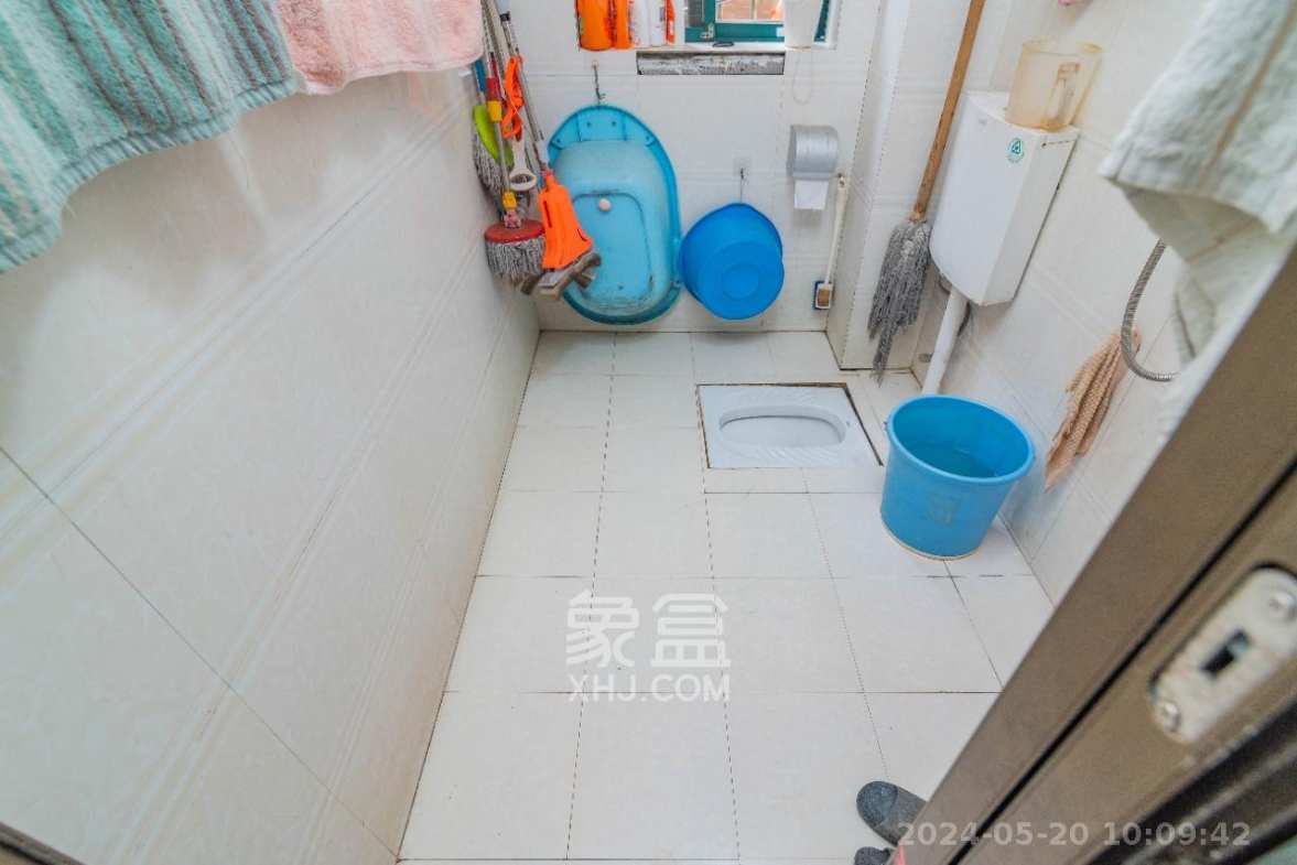 四季阳光花城  4室2厅2卫    5300.0元/月室内图