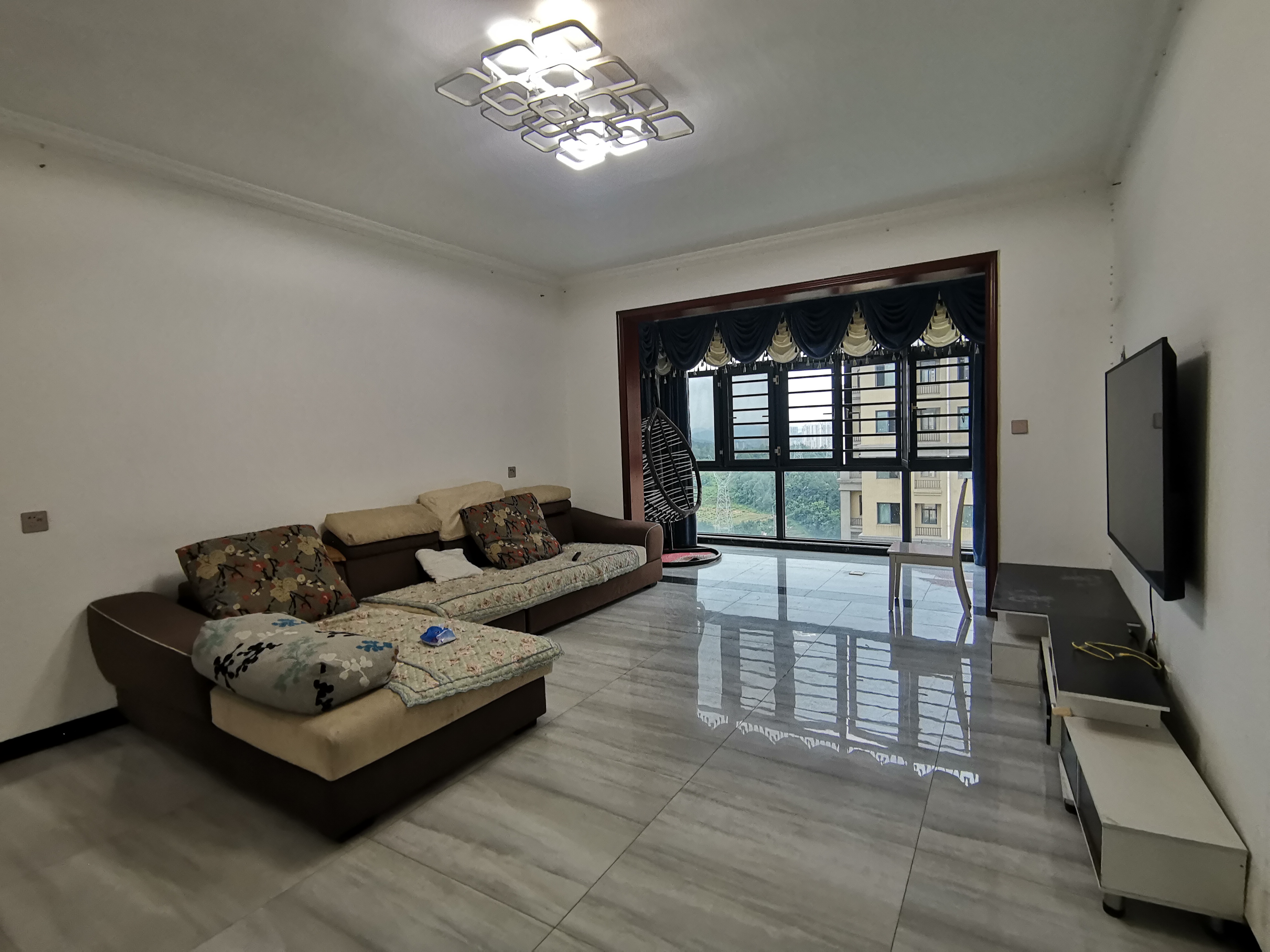 富厚名城  3室2厅2卫    76.0万