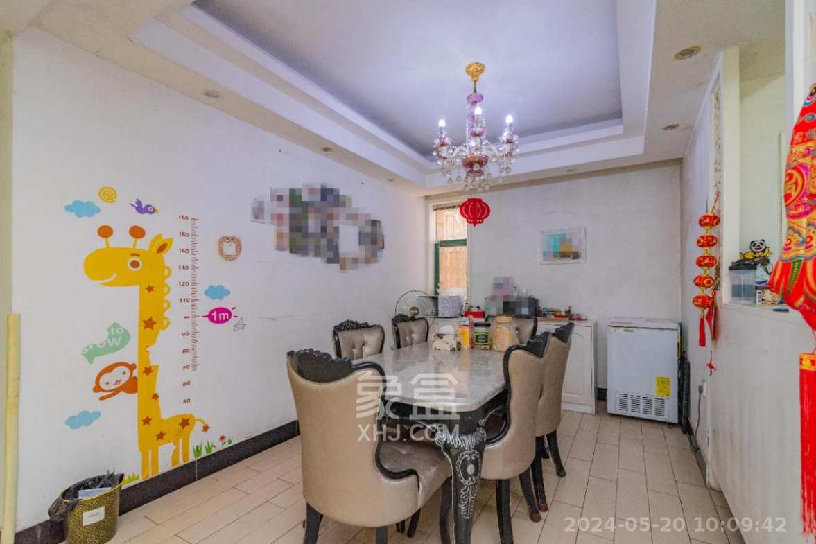 四季阳光花城  4室2厅2卫    5300.0元/月室内图