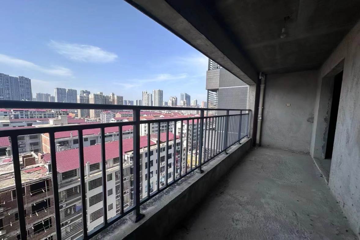 鸿星新天地  3室2厅1卫   46.80万客厅