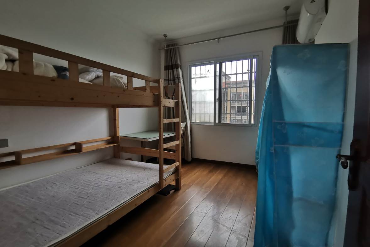 富厚名城 3室2厅2卫 76.0万 富厚名城 3室2厅2卫 76.0万客厅