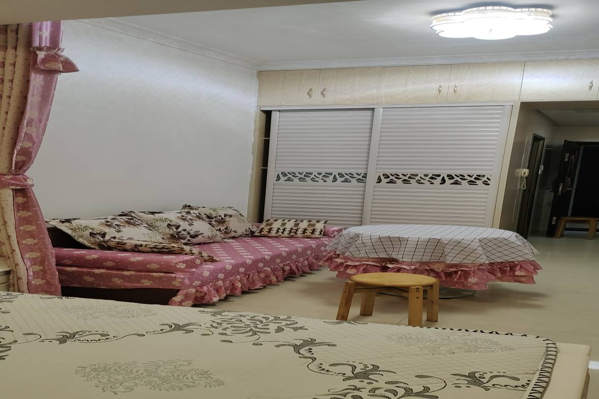 五洲富隆中心 1室1厅1卫 1000.0元/月 五洲富隆中心 1室1厅1卫 1000.0元/月室内图