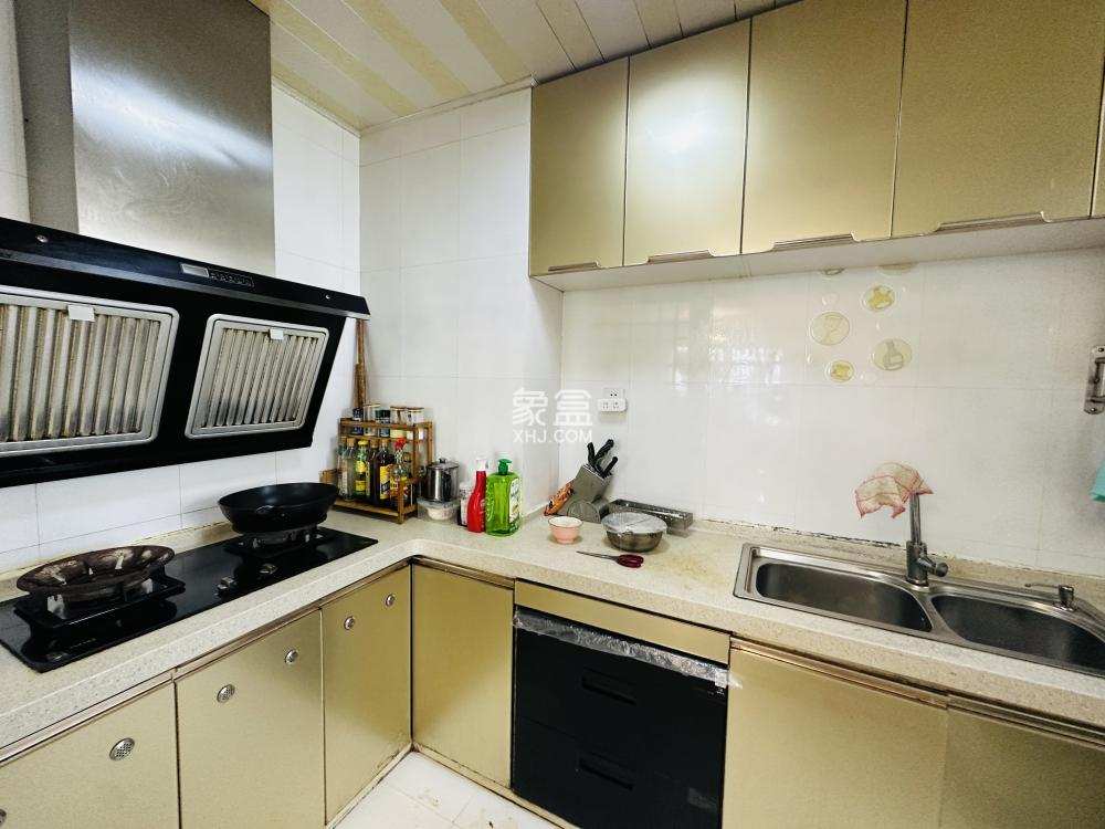 海岛阳光三期（阳光街城）  2室2厅1卫   135.00万室内图1