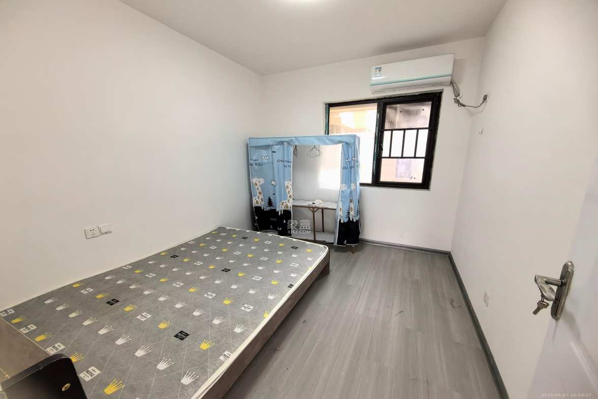 润和山水郡  4室2厅2卫   2200.00元/月室内图