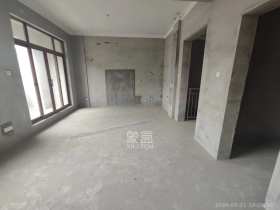 东方名苑三期-首府  5室2厅2卫   365.00万