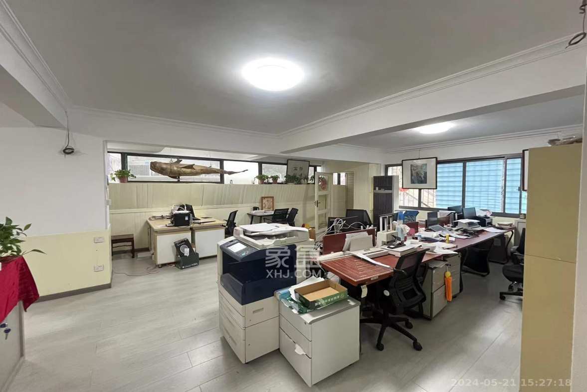 东塘大厦 5室3厅1卫 15000.0元/月 东塘大厦 5室3厅1卫 15000.0元/月室内图