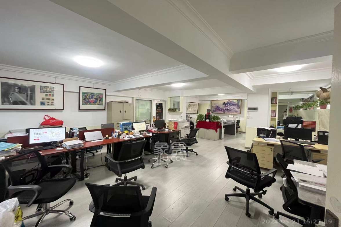 东塘大厦 5室3厅1卫 15000.0元/月 东塘大厦 5室3厅1卫 15000.0元/月室内图