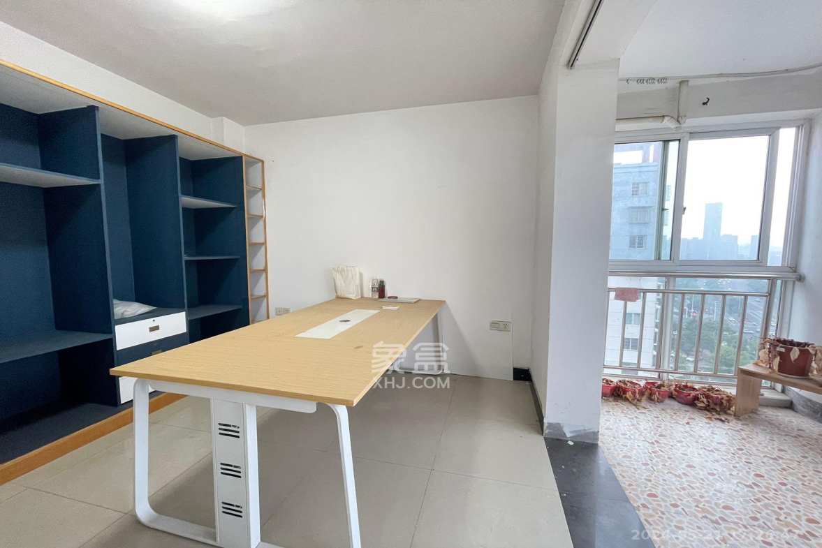 玛依拉山庄  2室1厅1卫    2300.0元/月 玛依拉山庄  2室1厅1卫    2300.0元/月室内图