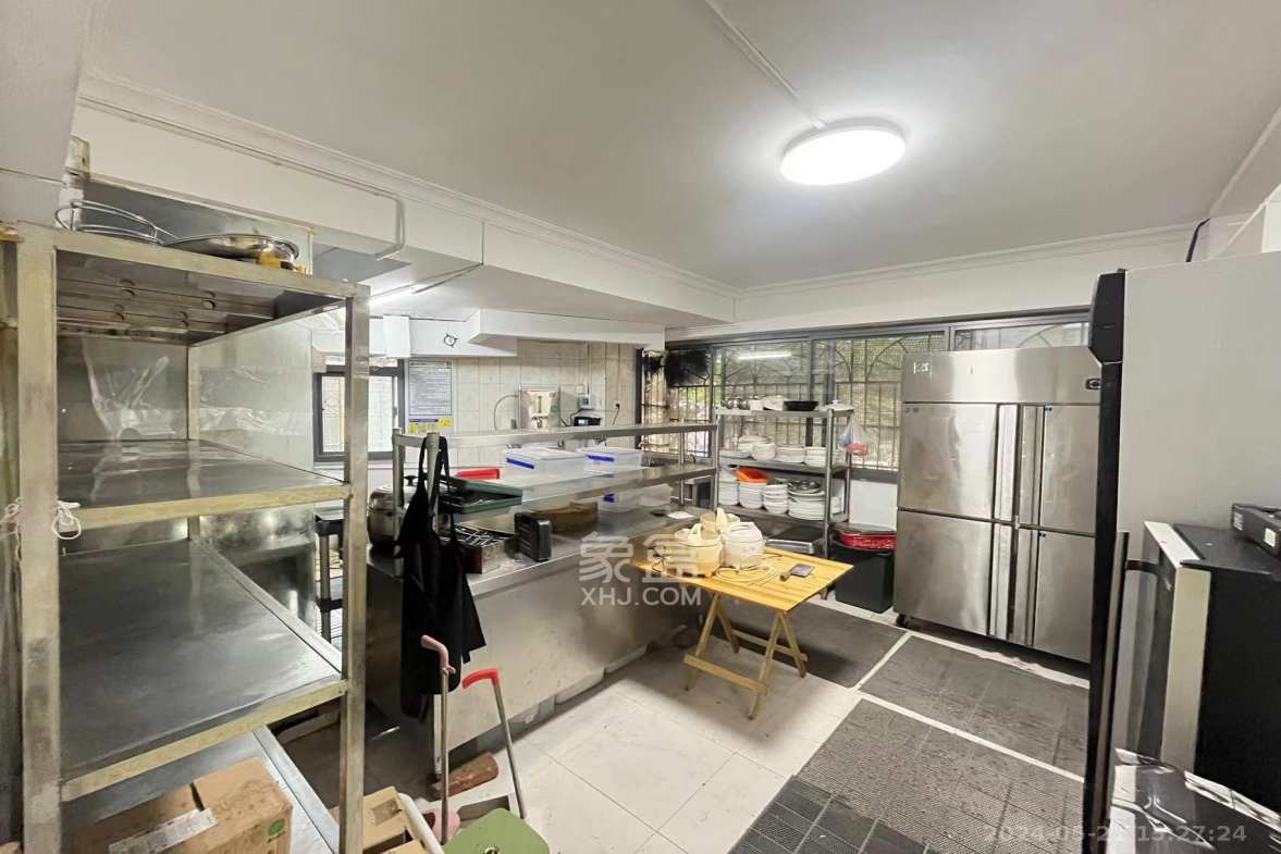 东塘大厦 5室3厅1卫 15000.0元/月 东塘大厦 5室3厅1卫 15000.0元/月室内图