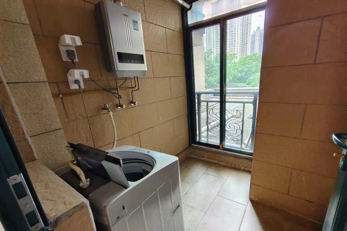 恒大绿洲  3室2厅1卫   2100.00元/月室内图