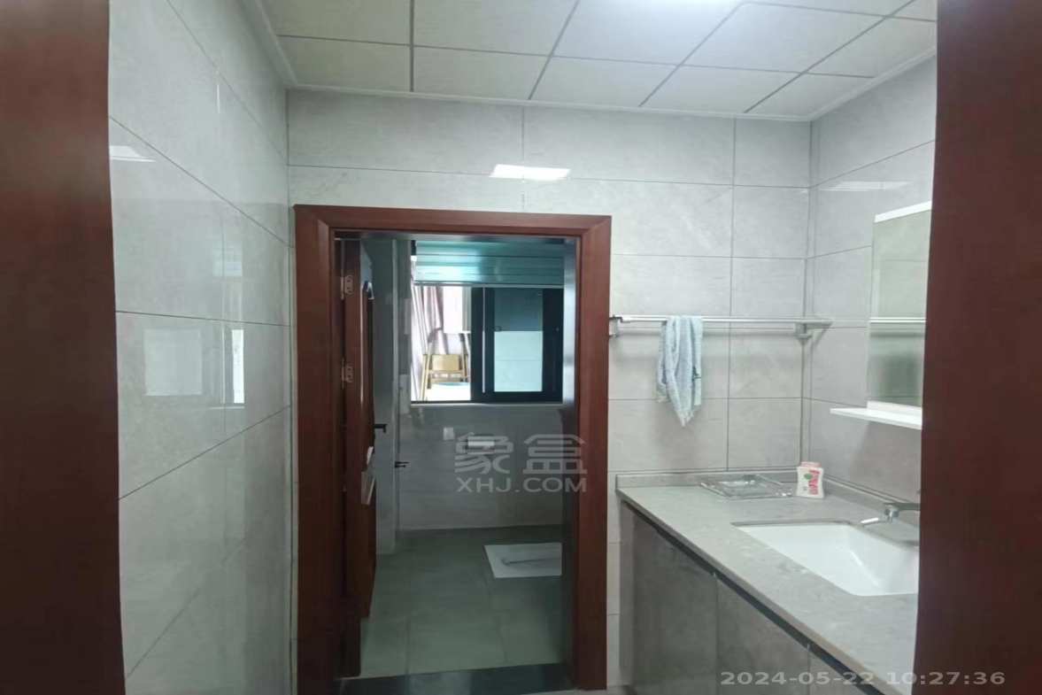 金轮翡翠名园 3室2厅2卫 2500.0元/月 金轮翡翠名园 3室2厅2卫 2500.0元/月室内图