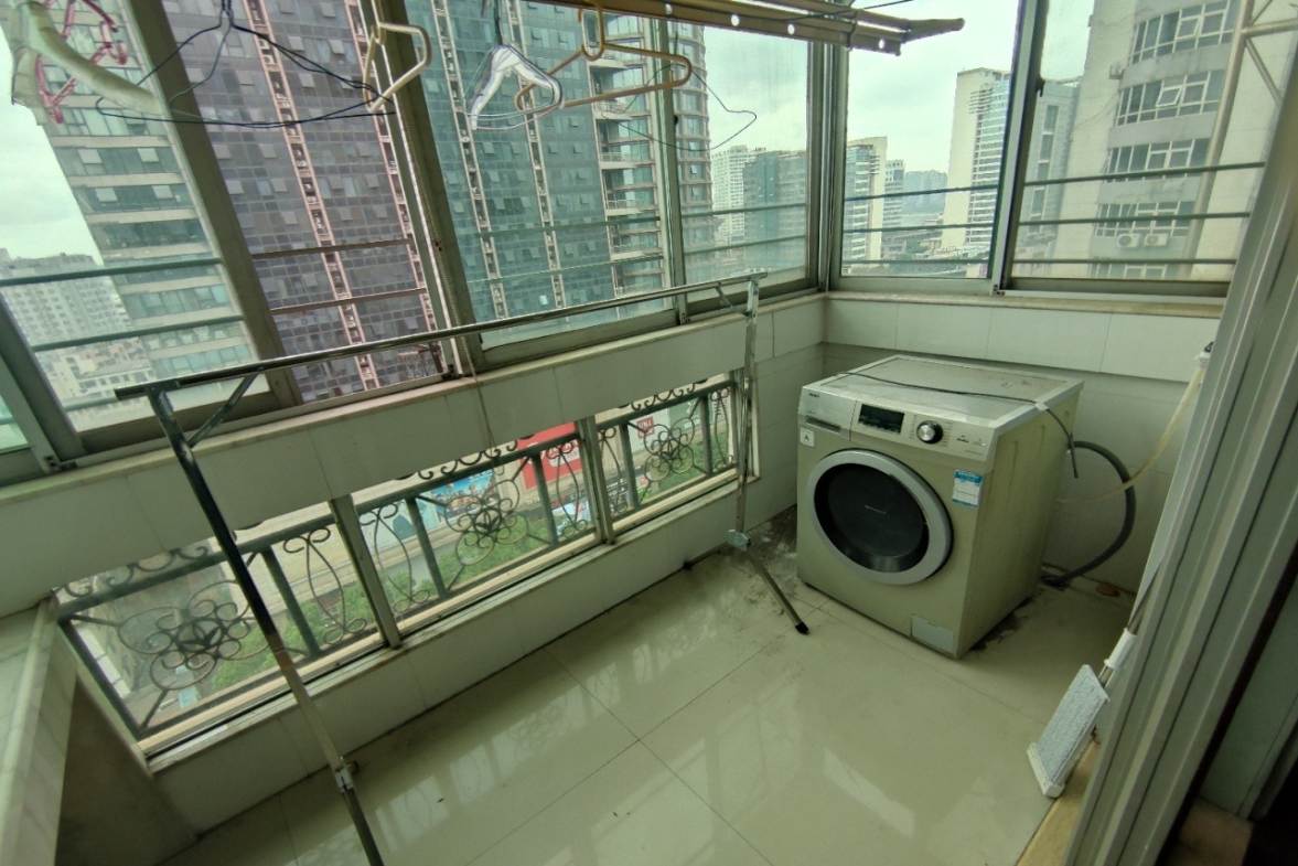 天顺楼 3室1厅1卫 2300.0元/月 天顺楼 3室1厅1卫 2300.0元/月户型图