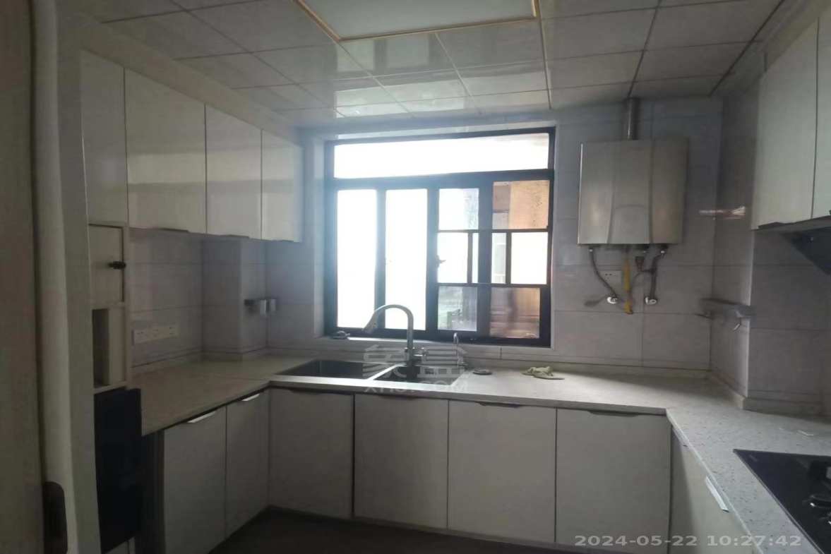 金轮翡翠名园 3室2厅2卫 2500.0元/月 金轮翡翠名园 3室2厅2卫 2500.0元/月室内图