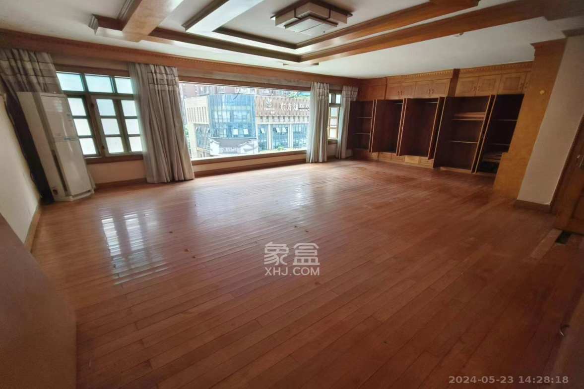 福乐凯公寓 5室2厅1卫 5500.0元/月 福乐凯公寓 5室2厅1卫 5500.0元/月室内图