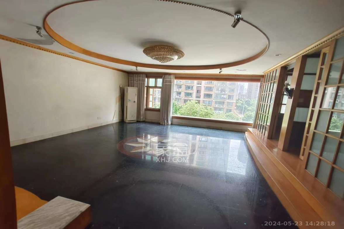 福乐凯公寓 5室2厅1卫 5500.0元/月 福乐凯公寓 5室2厅1卫 5500.0元/月室内图