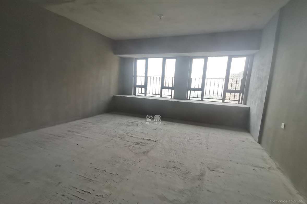 中建昭山印象  5室2厅3卫   100.00万客厅