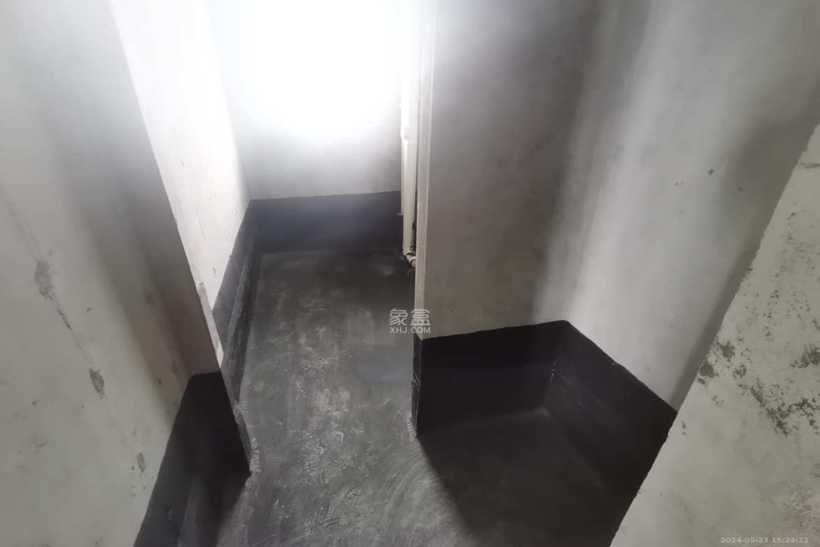 中建昭山印象  5室2厅3卫   100.00万客厅