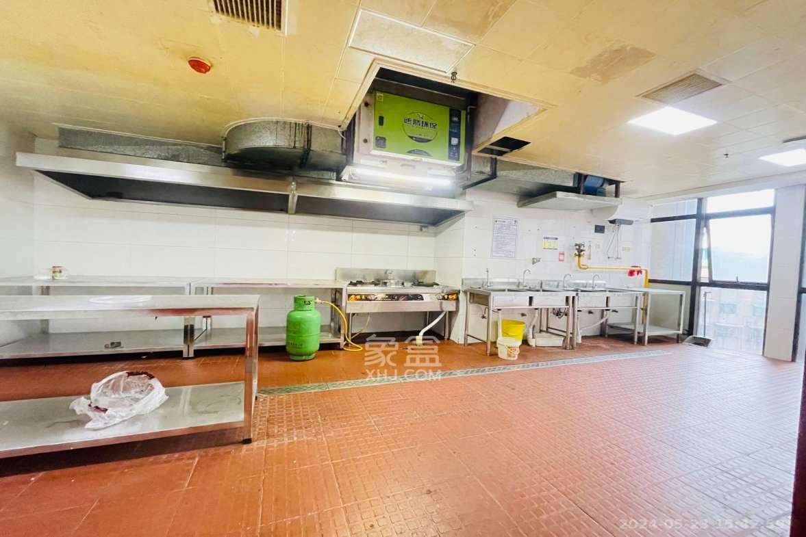 大财门公寓  6室2厅3卫    13000.0元/月 大财门公寓  6室2厅3卫    13000.0元/月室内图