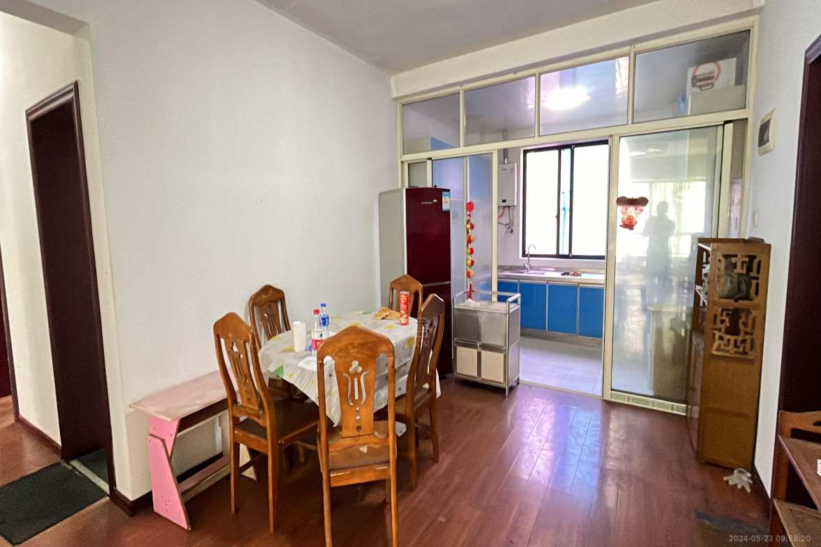 湘银二期世纪花园 3室2厅2卫 1500.0元/月 湘银二期世纪花园 3室2厅2卫 1500.0元/月室内图