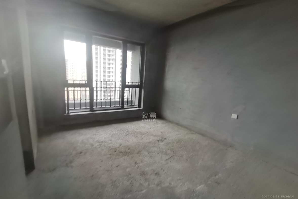 中建昭山印象  5室2厅3卫   100.00万客厅