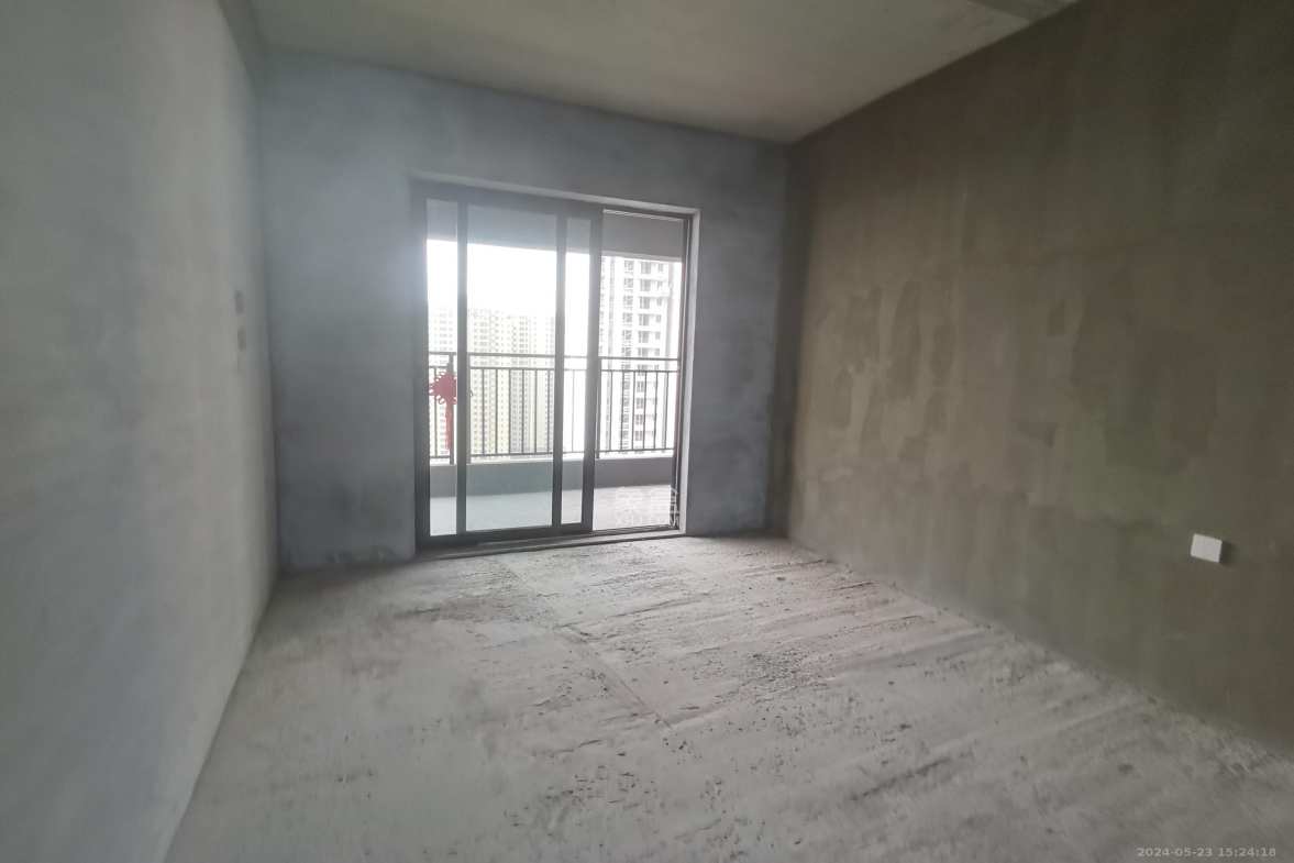 中建昭山印象  5室2厅3卫   100.00万客厅