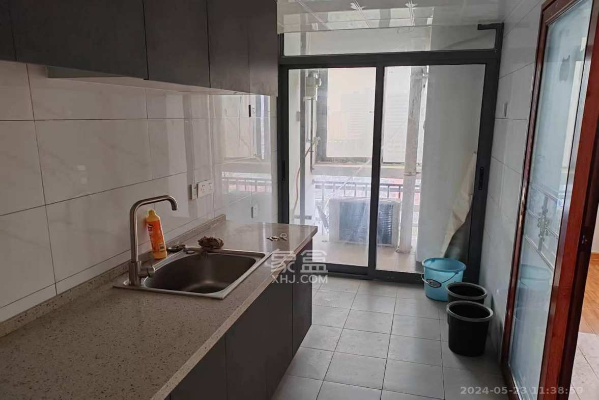 湘域中央 1室1厅1卫 2200.0元/月 湘域中央 1室1厅1卫 2200.0元/月室内图