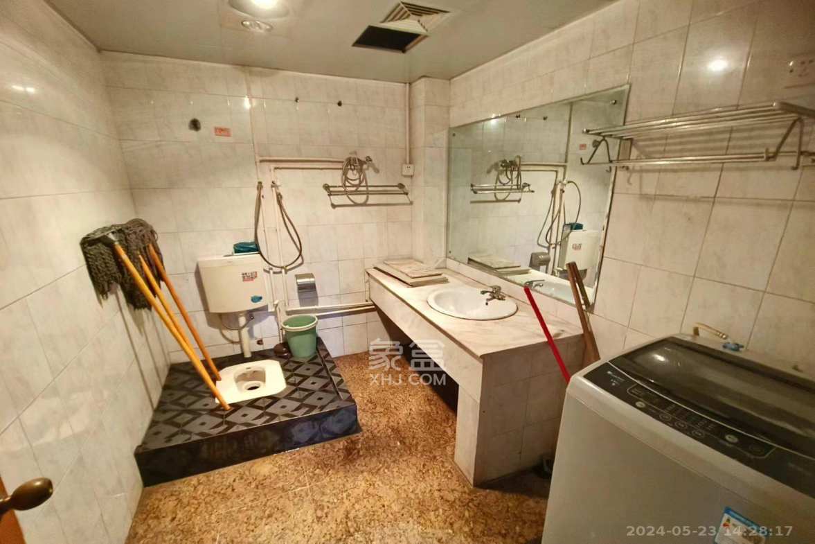 福乐凯公寓 5室2厅1卫 5500.0元/月 福乐凯公寓 5室2厅1卫 5500.0元/月室内图