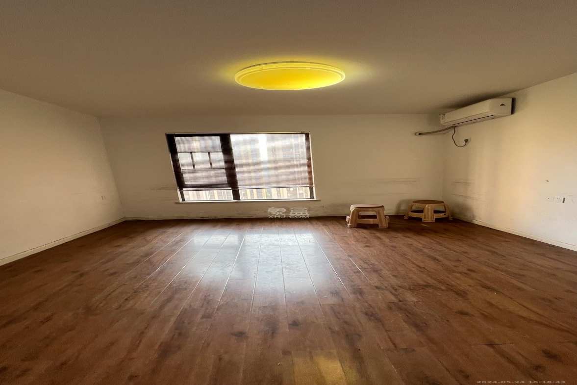 雨花公馆(紫苔名苑) 4室2厅2卫 3800.0元/月 雨花公馆(紫苔名苑) 4室2厅2卫 3800.0元/月室内图