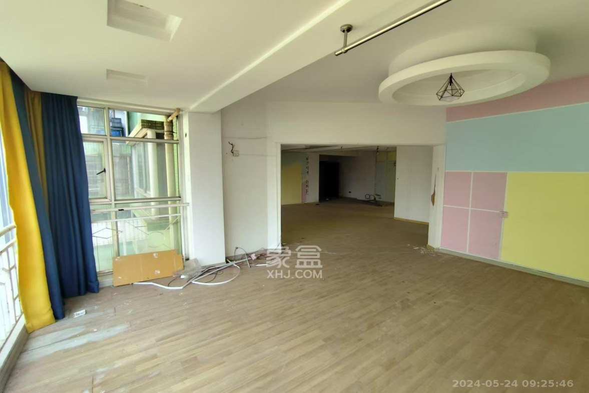 东方之珠  3室2厅1卫   2400.00元/月室内图