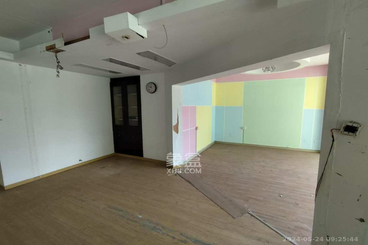 东方之珠  3室2厅1卫   2400.00元/月室内图1