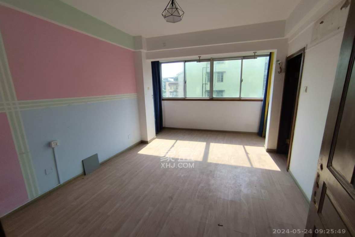 东方之珠  3室2厅1卫   2400.00元/月室内图