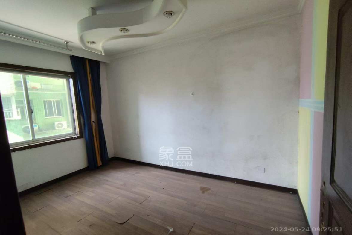 东方之珠  3室2厅1卫   2400.00元/月室内图