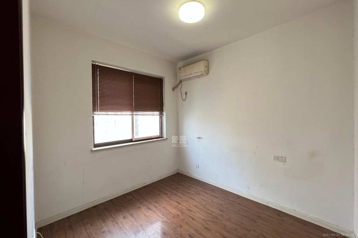 雨花公馆(紫苔名苑) 4室2厅2卫 3800.0元/月 雨花公馆(紫苔名苑) 4室2厅2卫 3800.0元/月室内图