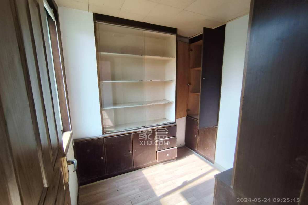 东方之珠  3室2厅1卫   2400.00元/月室内图