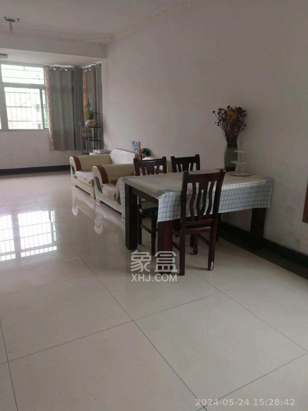 靳江小区  2室2厅1卫    1700.0元/月室内图