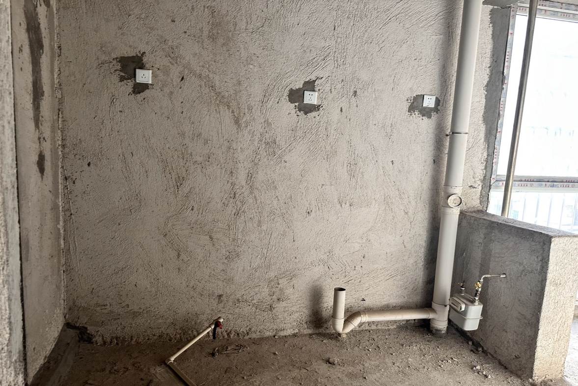 和泰嘉园（区税务局家属楼）  4室2厅2卫    120.0万室内图1